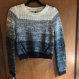 Super cute crop sweater